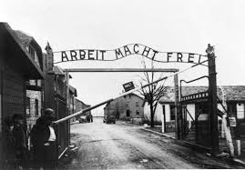Auf den Spuren des Nationalsozialismus Schülerzeitung 9f LMT Auschwitz